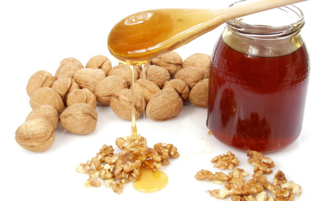 Мед при хроническом простатите также можно использовать, просто добавляя в еду