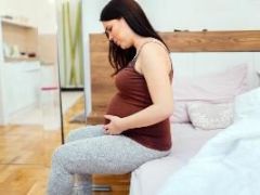 Боли у беременных в области живота: виноват кишечник?